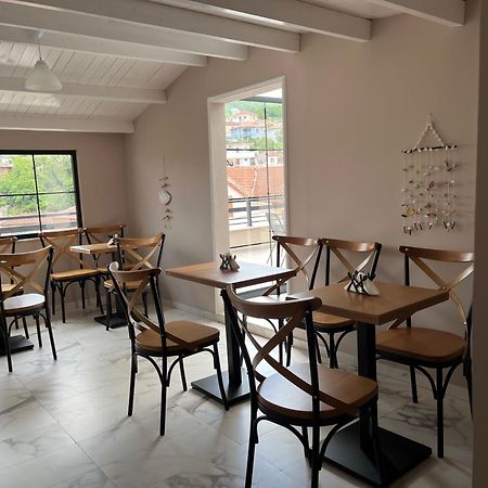 Small Hotel Ora 포그라데츠 외부 사진