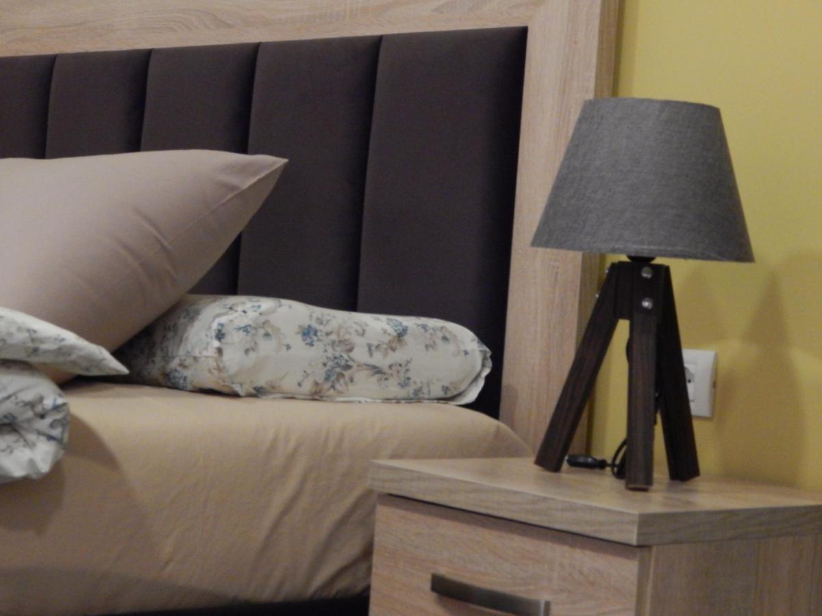 Small Hotel Ora 포그라데츠 외부 사진