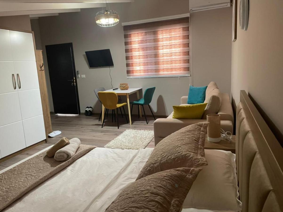 Small Hotel Ora 포그라데츠 외부 사진