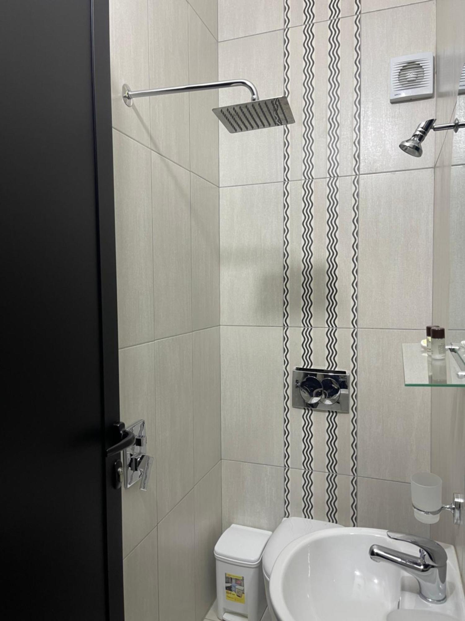 Small Hotel Ora 포그라데츠 외부 사진