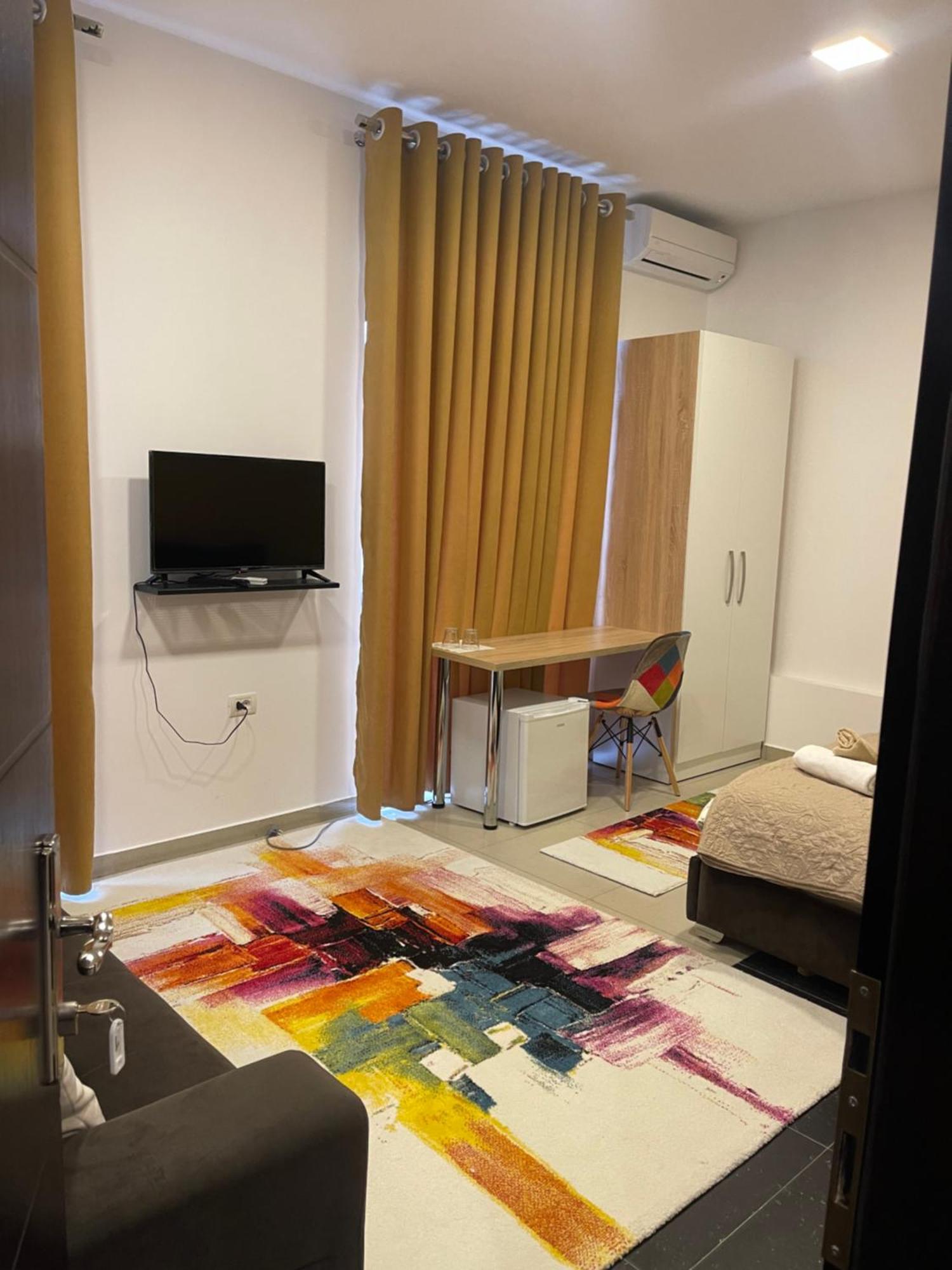 Small Hotel Ora 포그라데츠 외부 사진