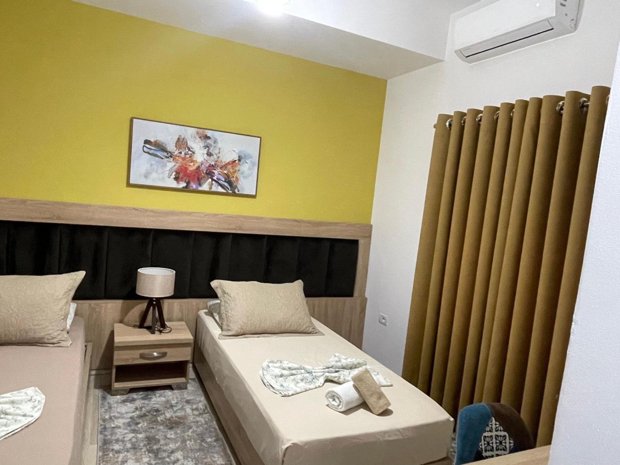 Small Hotel Ora 포그라데츠 외부 사진