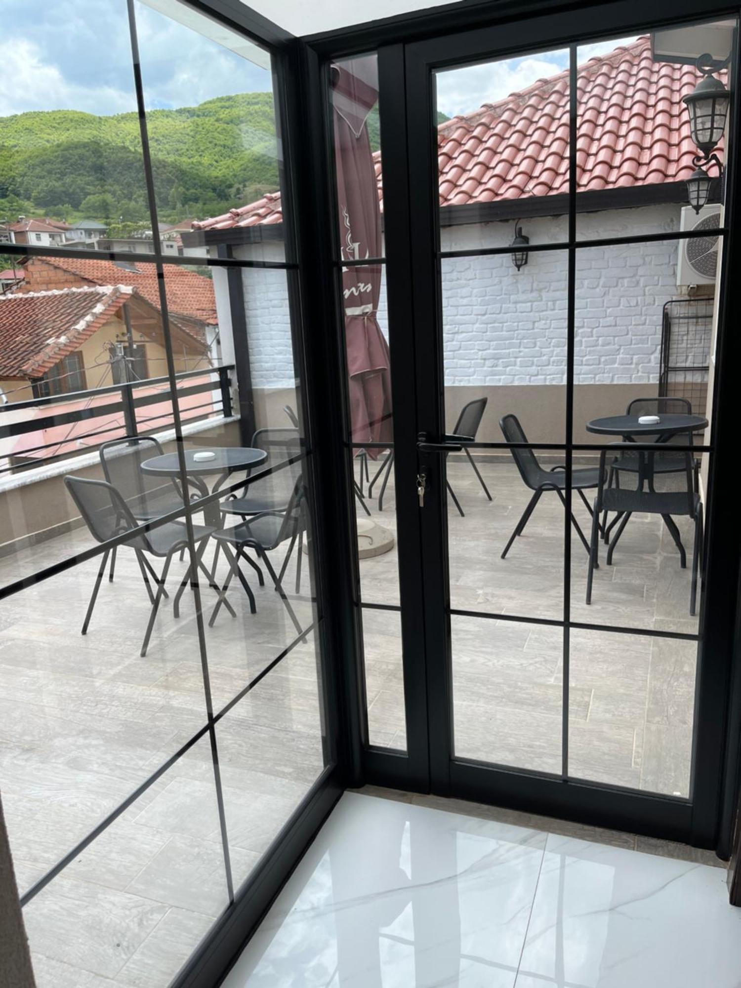 Small Hotel Ora 포그라데츠 외부 사진